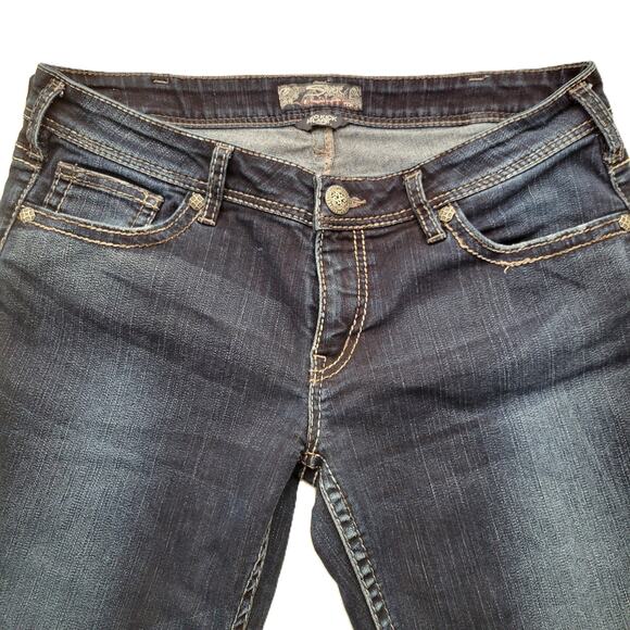 Silver Jeans Women's 32 Blue Low Rise Capri Aiko Kick Flare Denim Distressed - Picture 4 of 8